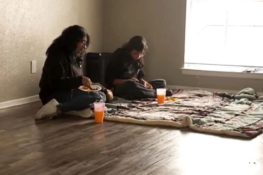 Teen raises little sister after parents' arrest, deportation to Honduras