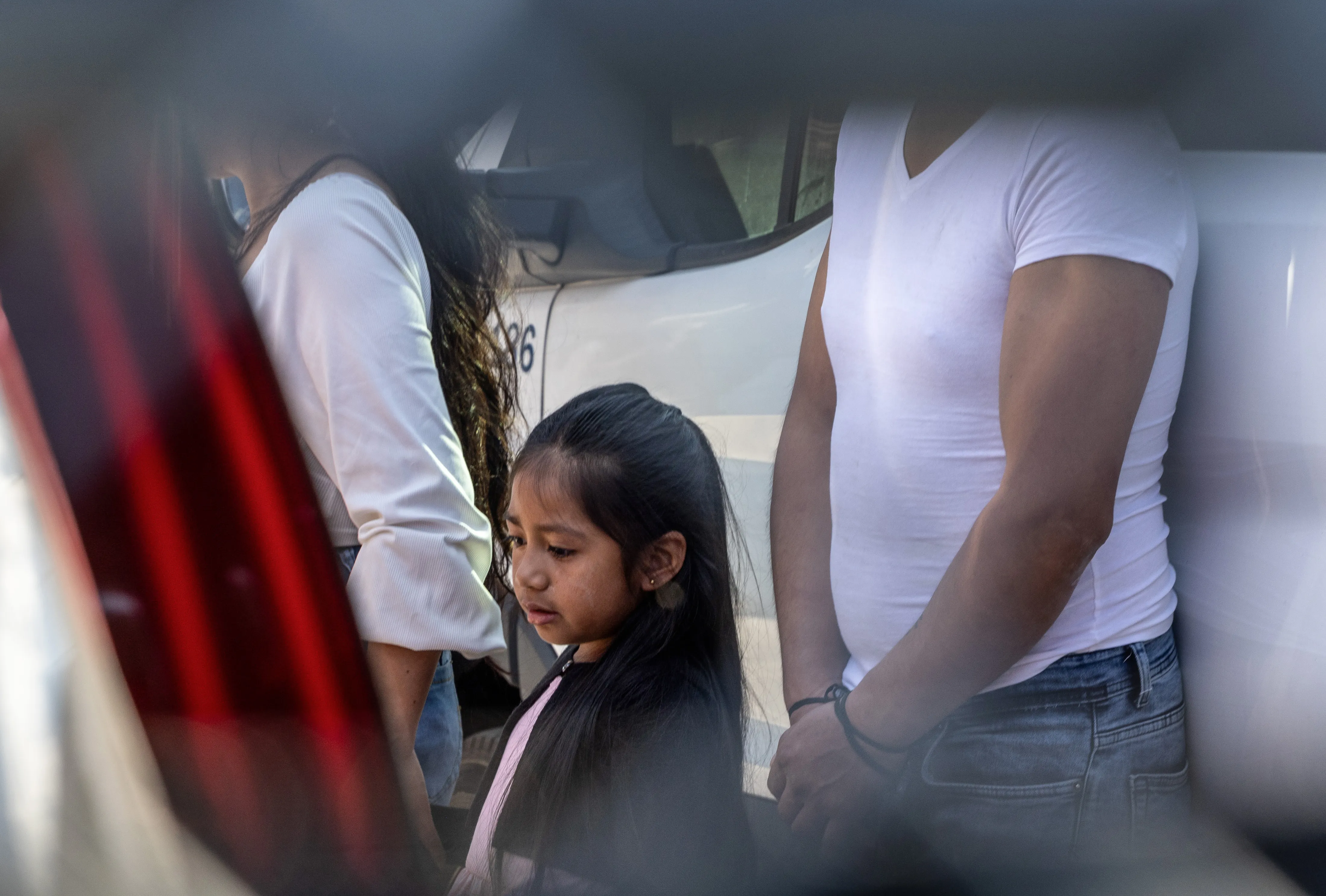 ICE detains immigrant families at O'Hare after downtown Chicago raids