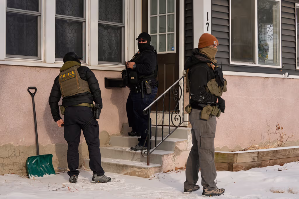 ICE Memo Authorizes Agents to Enter Homes Without Judicial Warrants