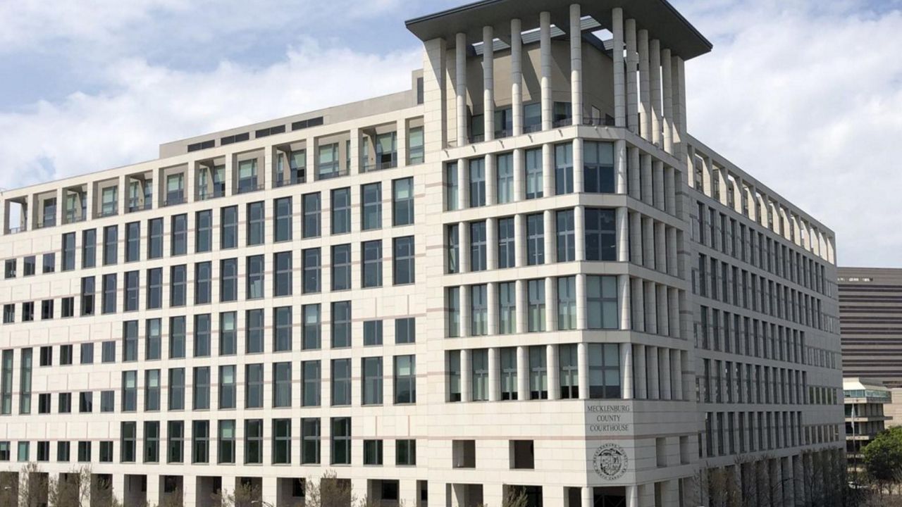 ICE arrests four at Mecklenburg County Courthouse as lawyers intervene